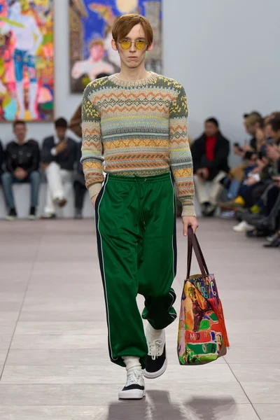 Look 15